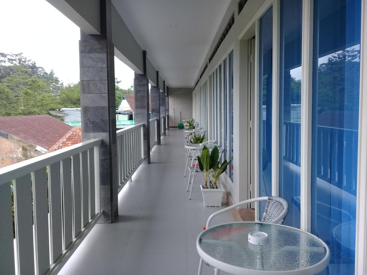 Wisma Lovebird Kalianget 外观 照片